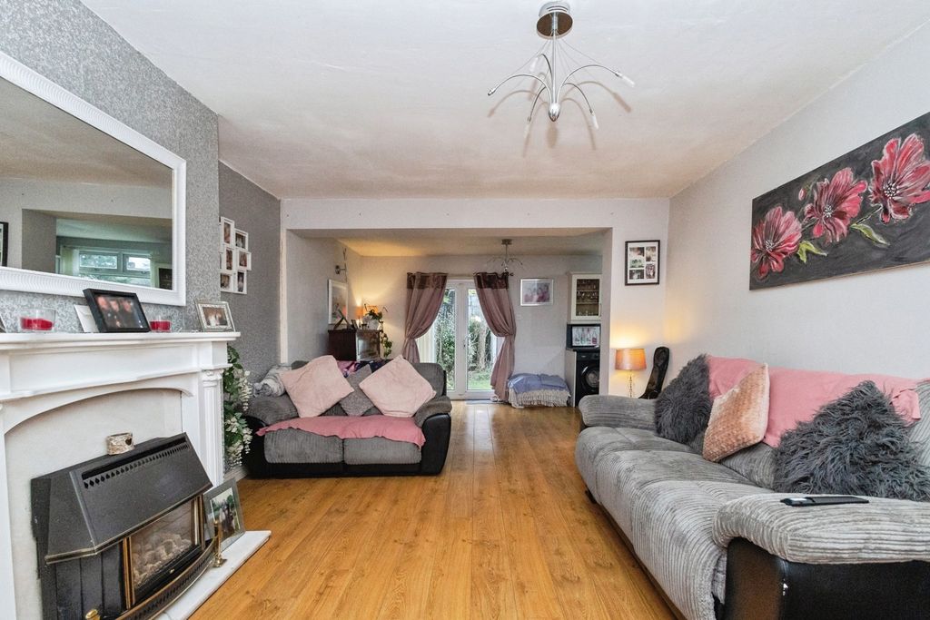 Property photo 2 of 20 Pbox-Img.Jpg