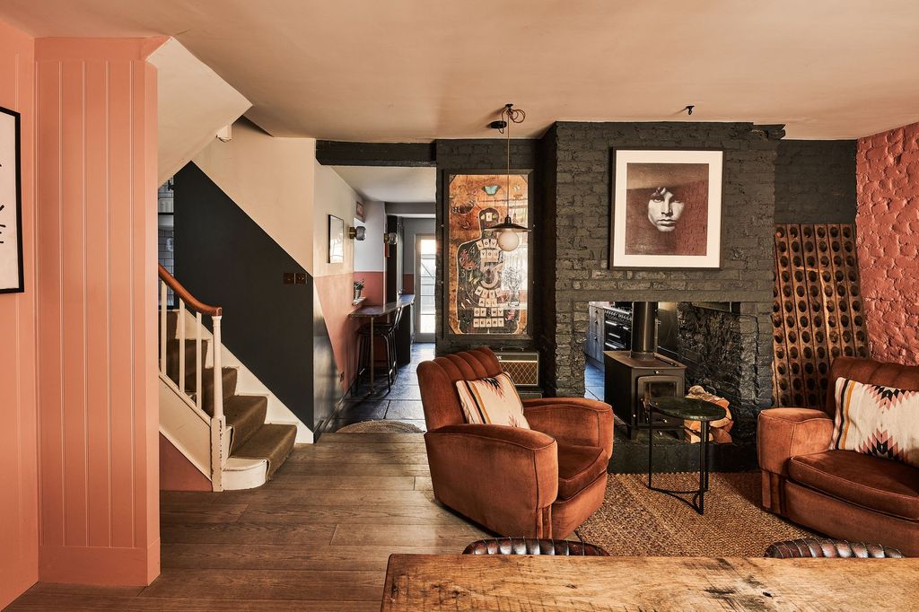 Property photo 2 of 54