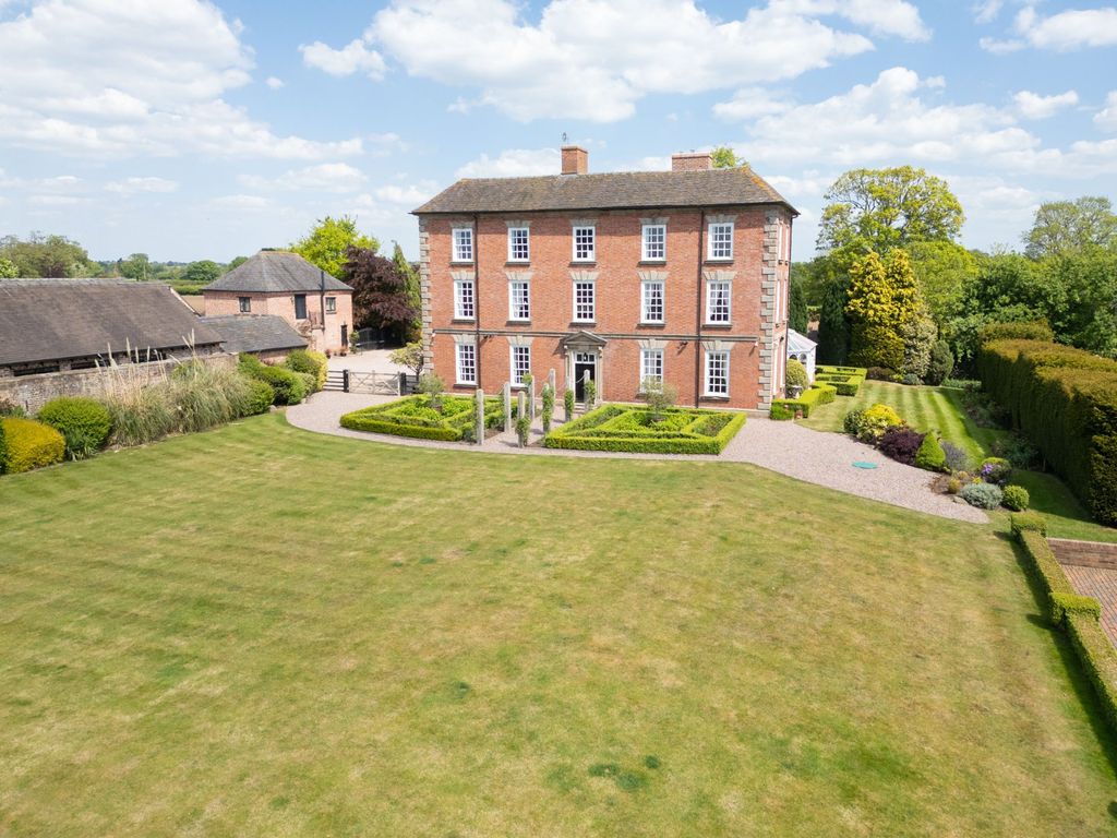 Property photo 1 of 45 Stoke Park