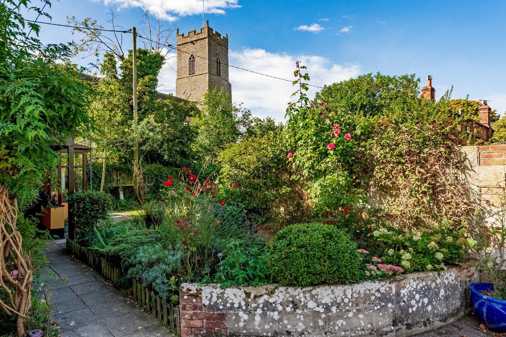 Property photo 2 of 35