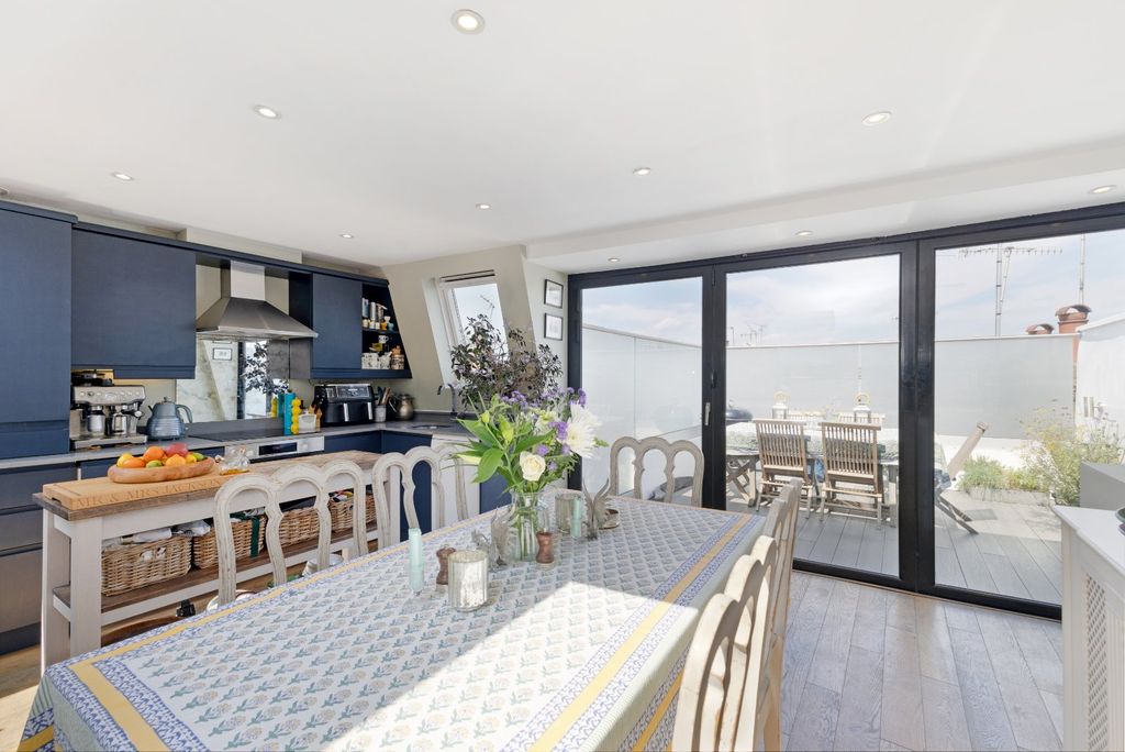Property photo 3 of 15 Dining Room