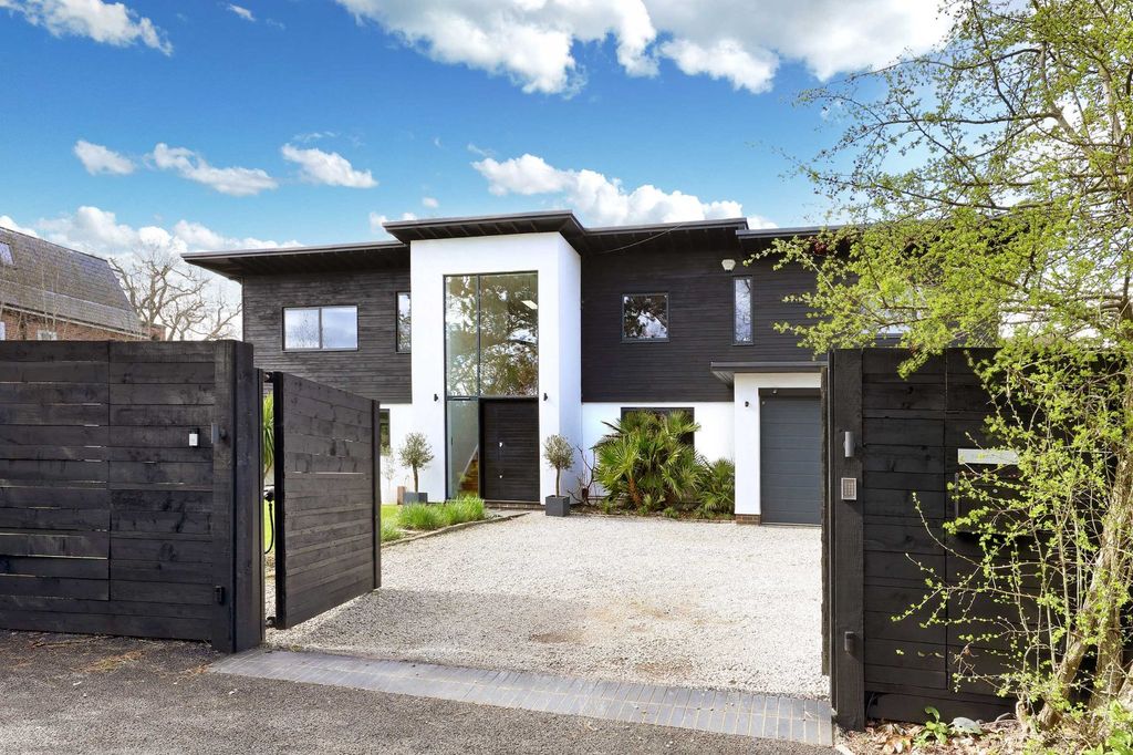 Property photo 1 of 24 Picture No. 03