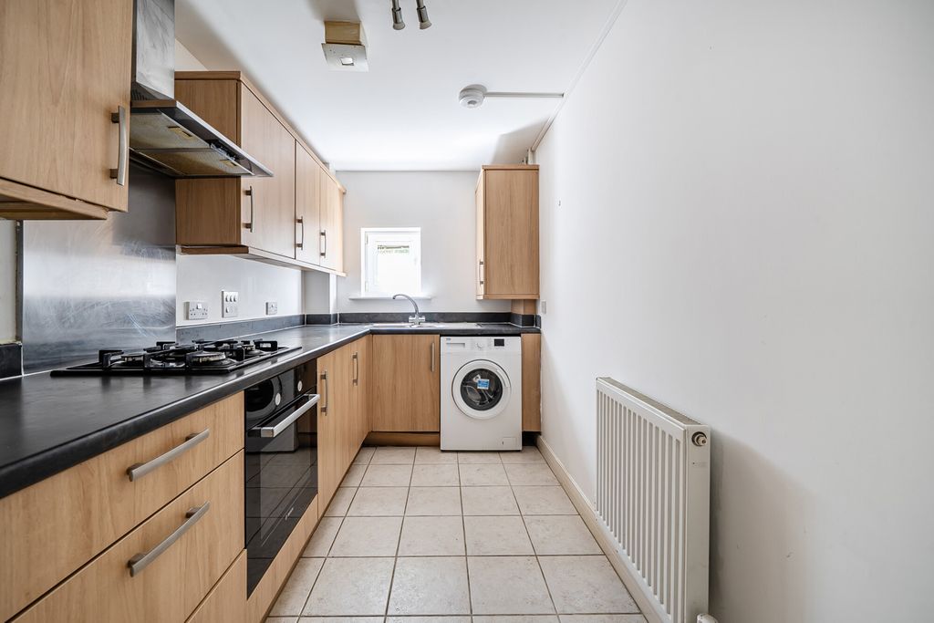 Property photo 3 of 12 1459316-12-6A0305...