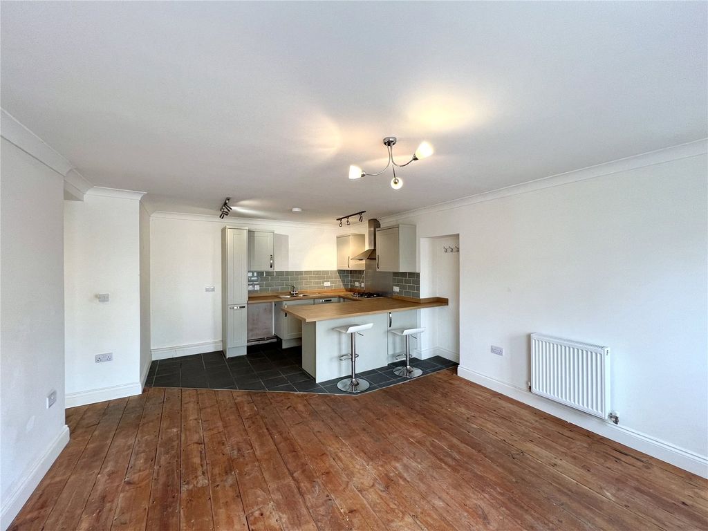 Property photo 2 of 12 Picture No. 29