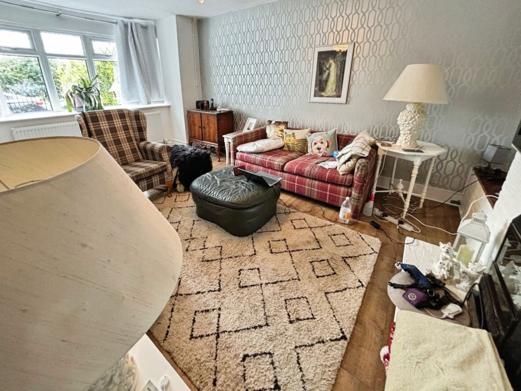 Property photo 3 of 14 Pbox-Living_Room-338184.Jpeg