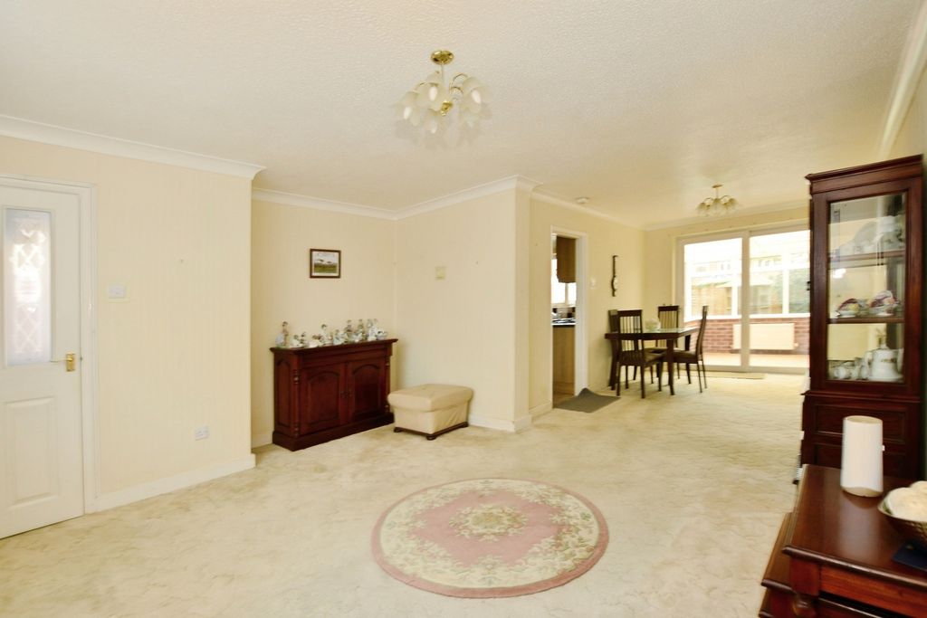 Property photo 2 of 17 Photo