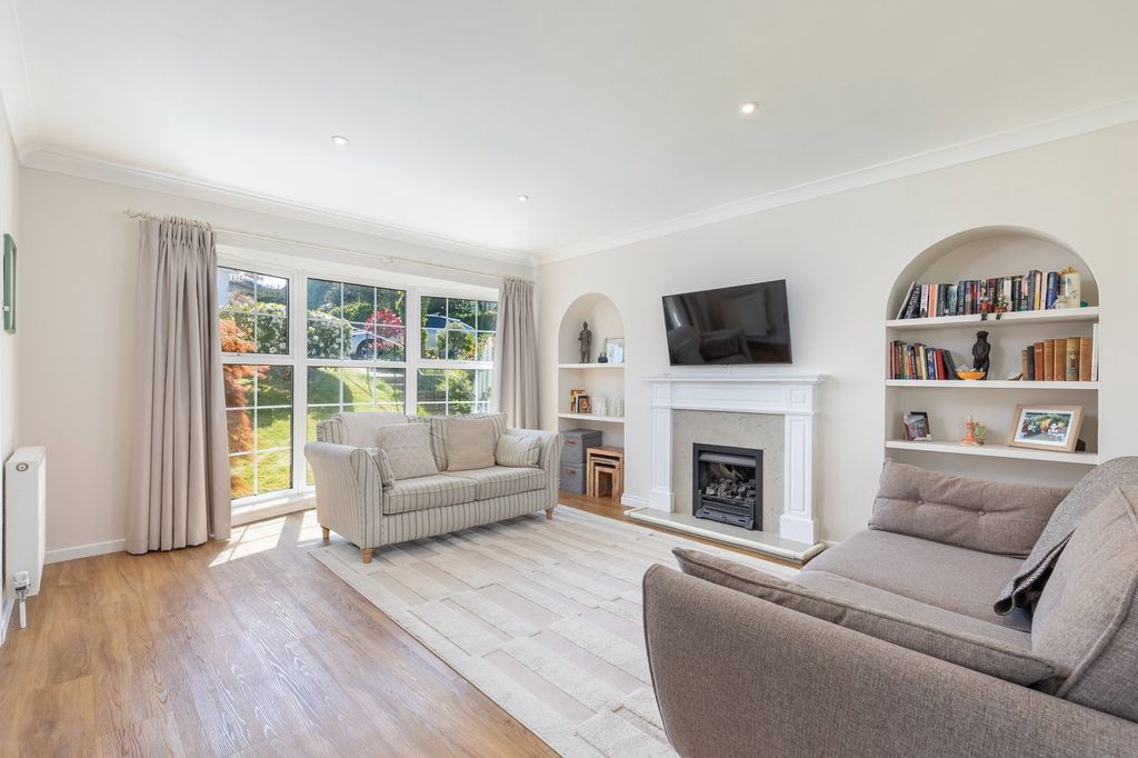 Property photo 2 of 22