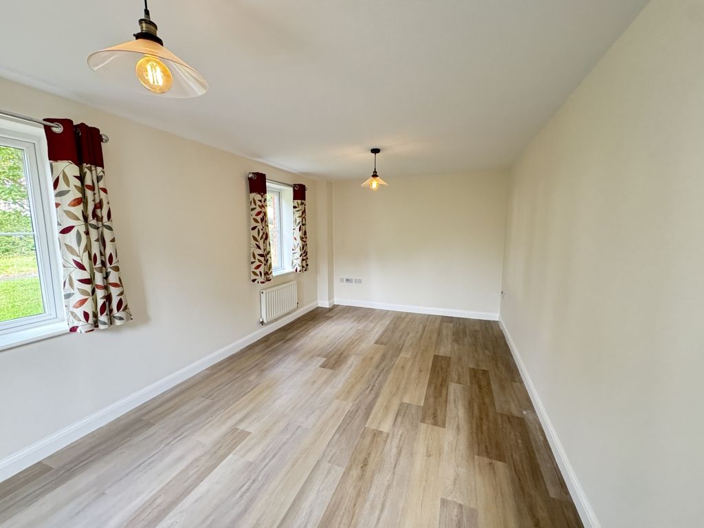 Property photo 3 of 14 Img_3386