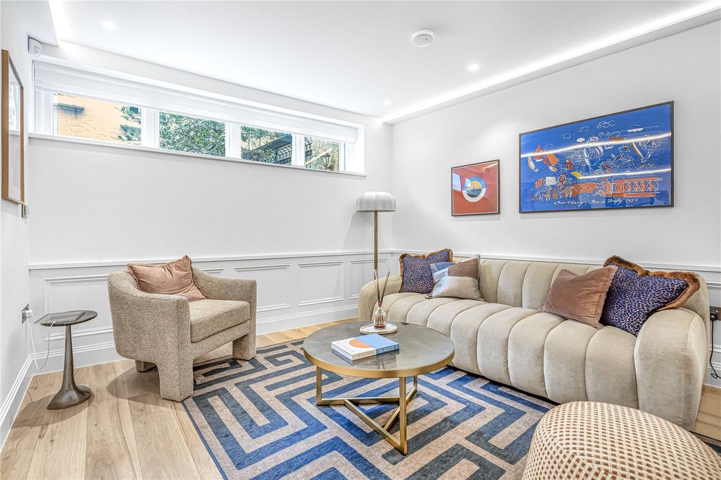 Property photo 3 of 22 Picture No. 01