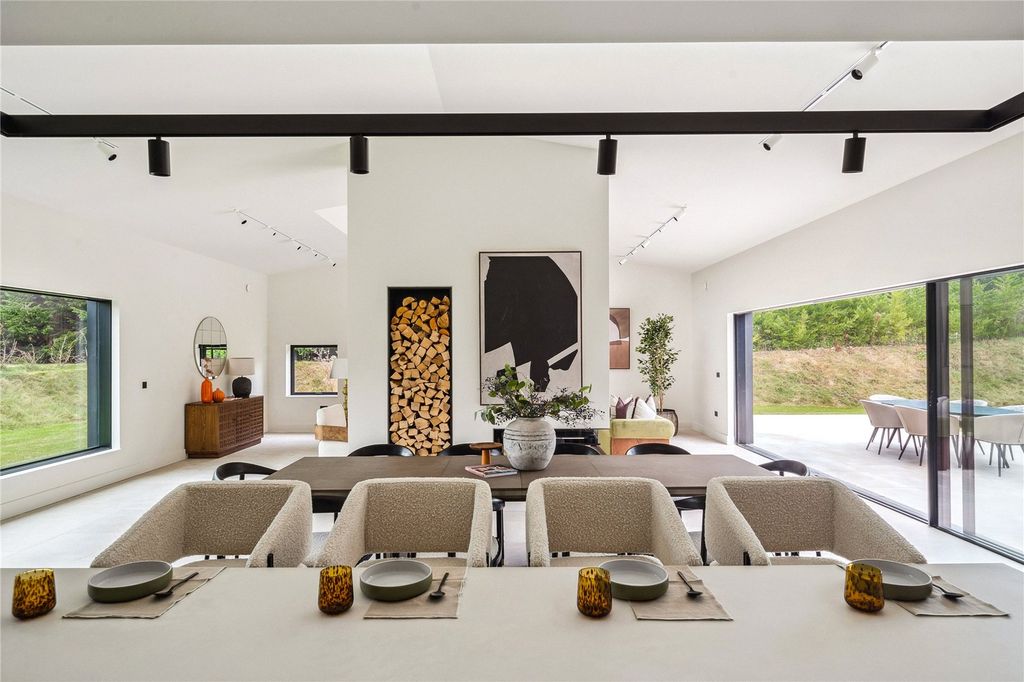 Property photo 2 of 30 Open Plan Living