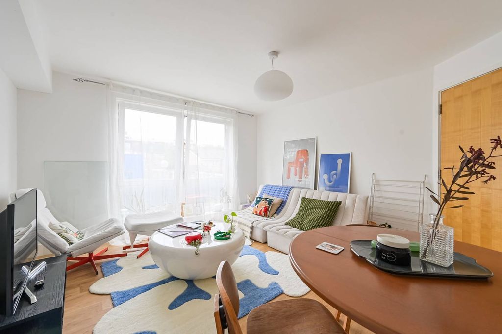 Property photo 3 of 9