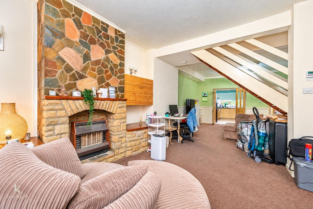 Property photo 3 of 16 Spencer (2).Png