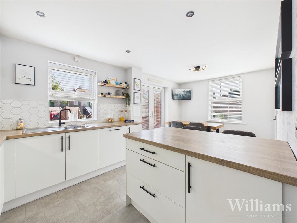 Property photo 3 of 18 Cam02861G0-Pr0488-Still004.Jpg