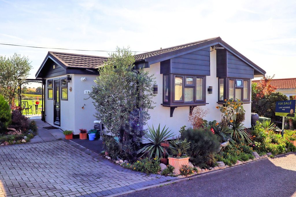 Property photo 1 of 31