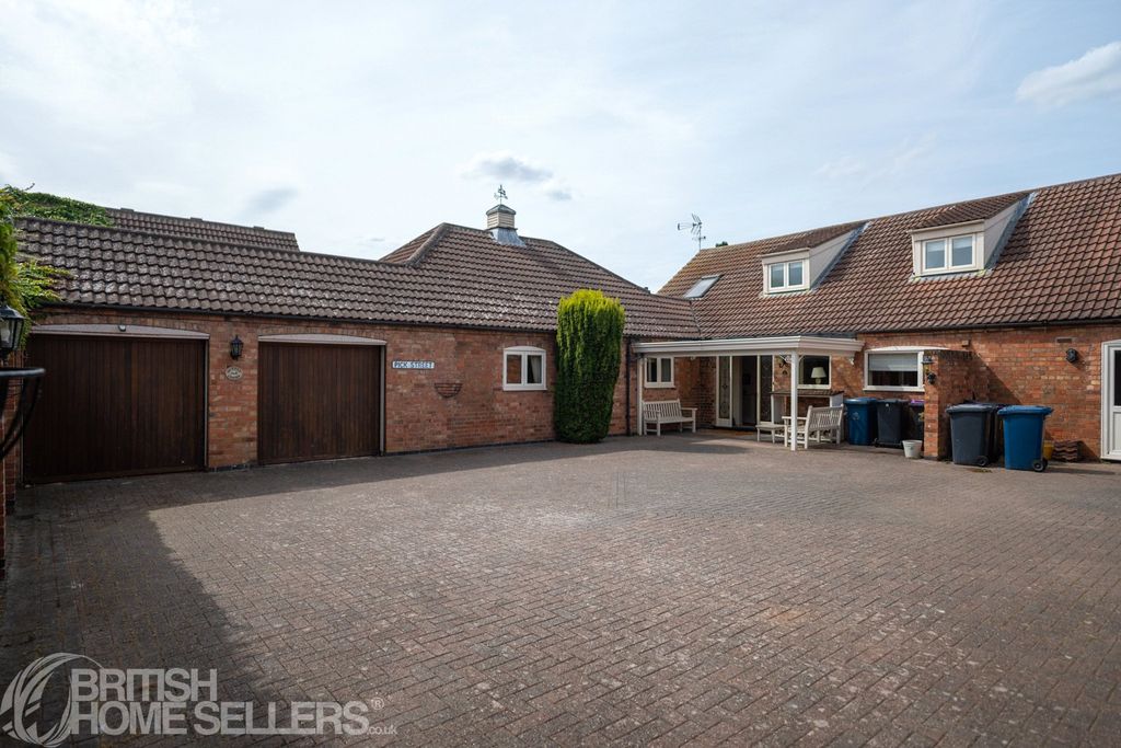 Property photo 1 of 28 Picture No. 03