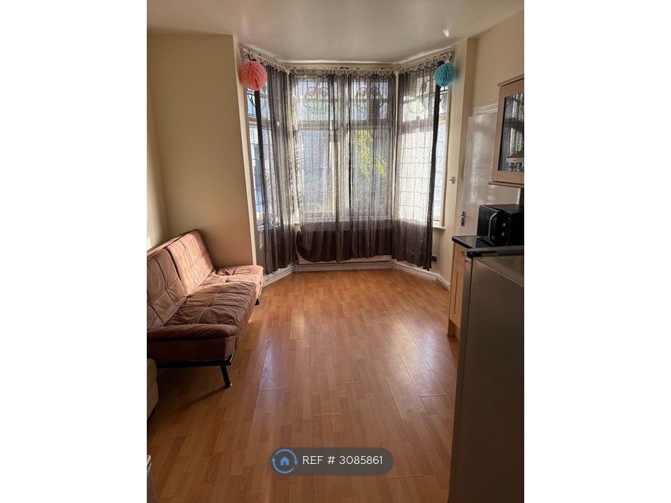 Property photo 2 of 8