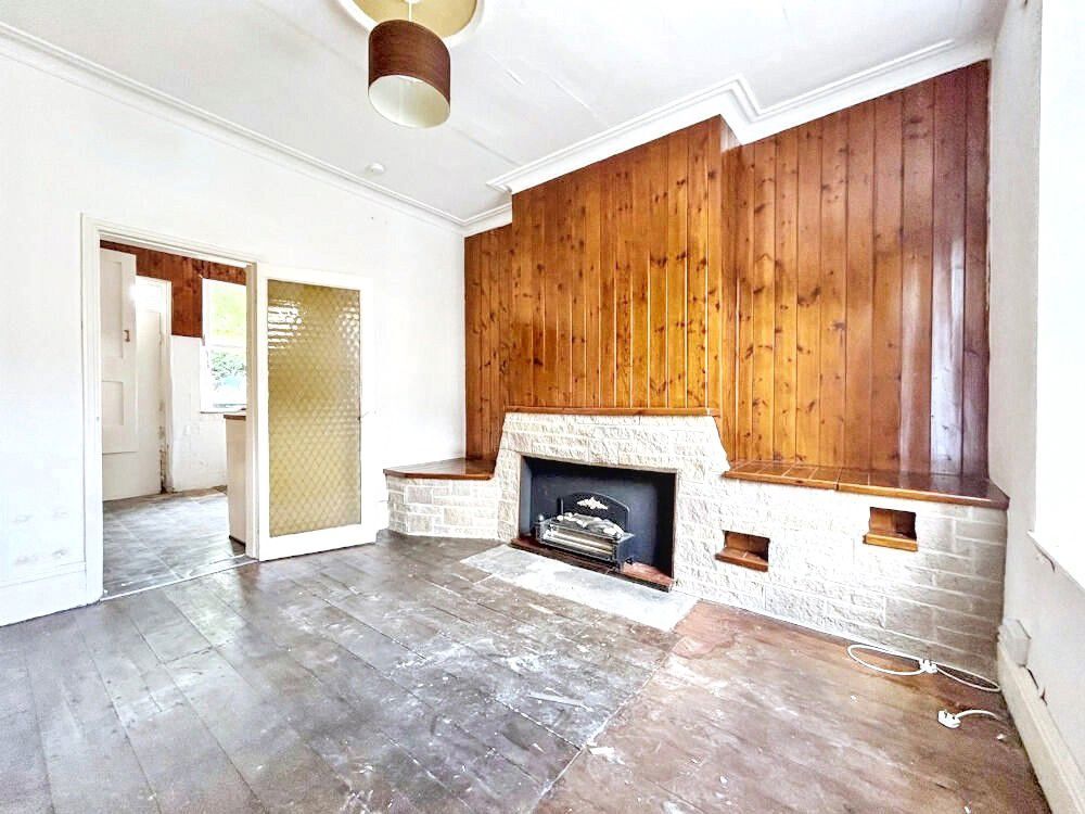 Property photo 2 of 21