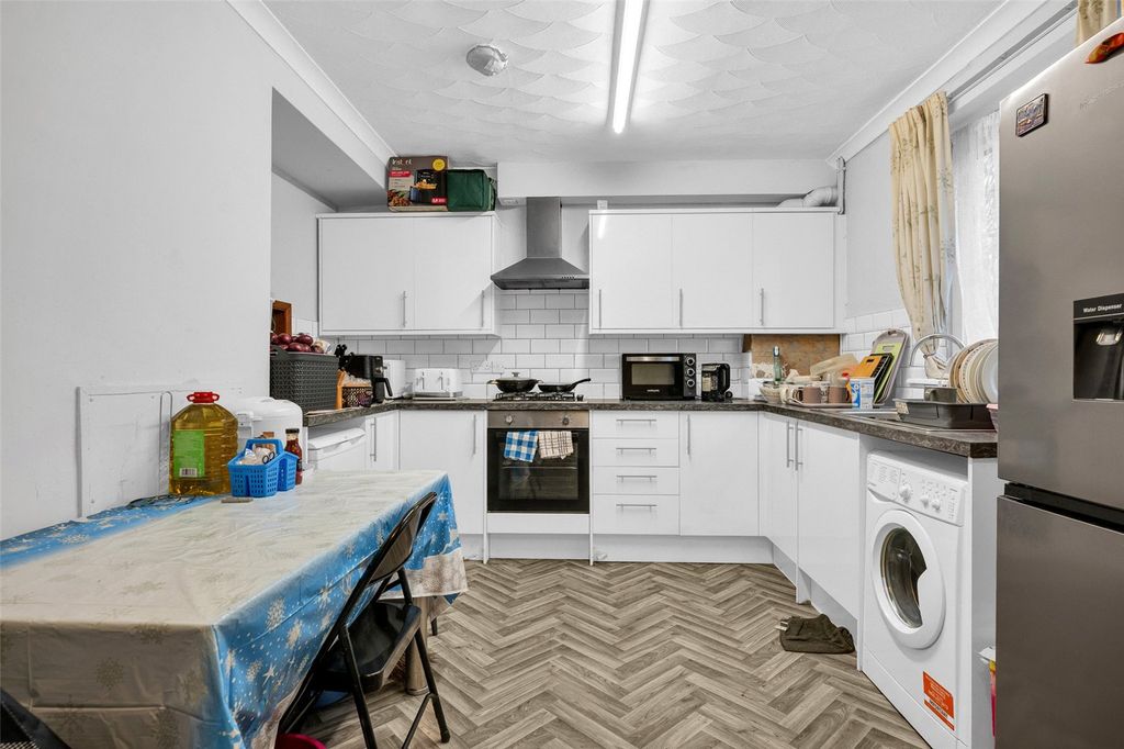 Property photo 2 of 12 Picture No. 11