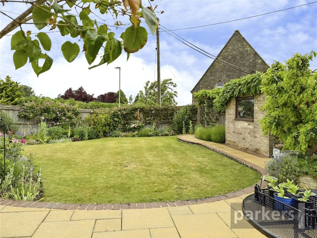 Property photo 3 of 22 Garden