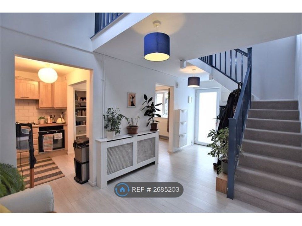 Property photo 3 of 10 Hall And Front Door