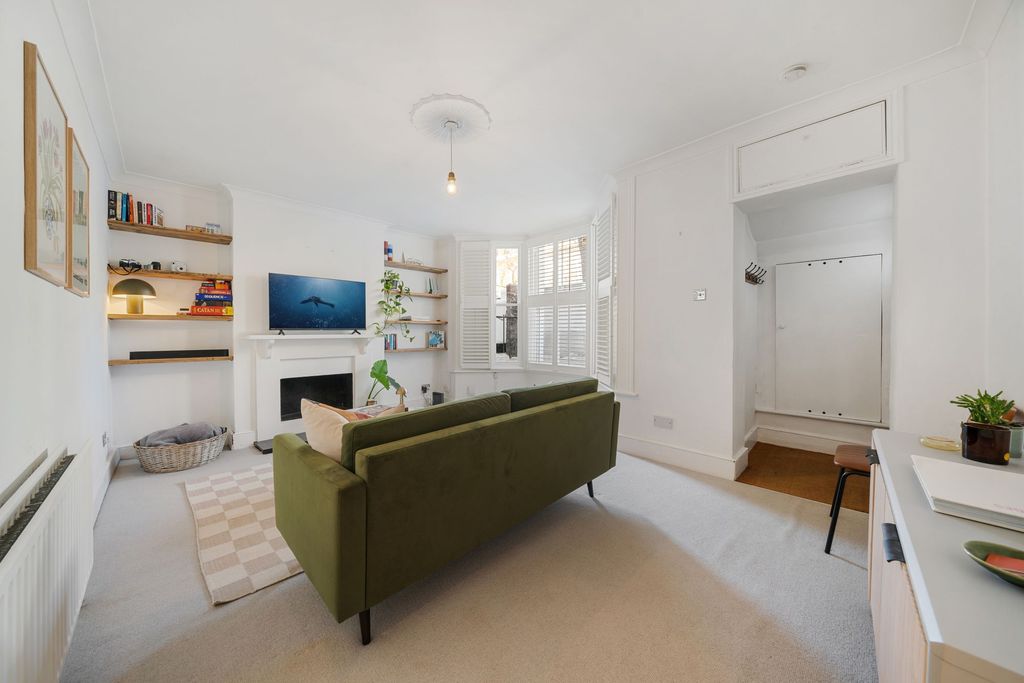 Property photo 3 of 16