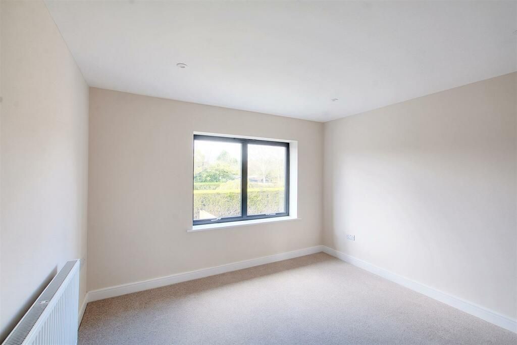 Property photo 3 of 18 Bed 2.Jpg