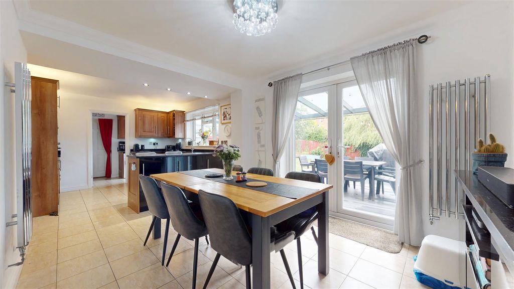 Property photo 2 of 25 09042025_214404.Jpg