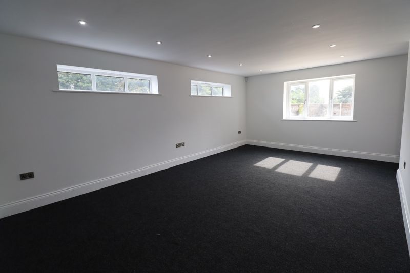 Property photo 3 of 17 Photo 10