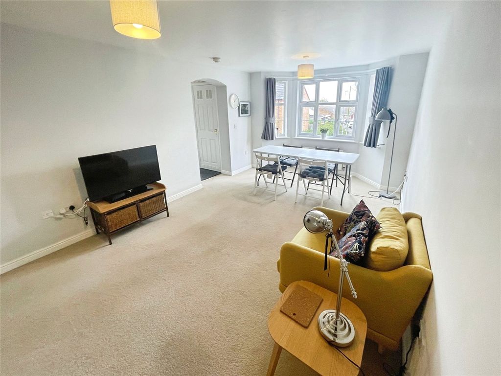 Property photo 2 of 14 Lounge