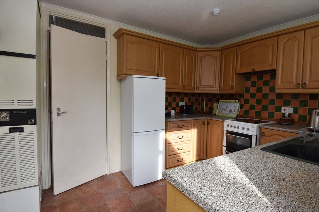 Property photo 3 of 33 Picture No. 24