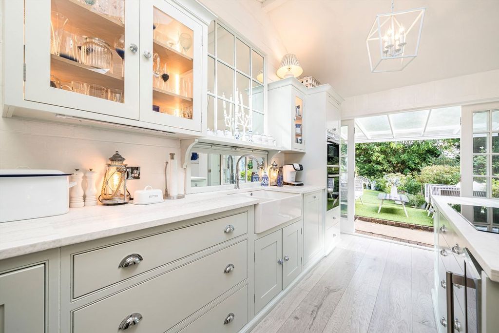 Property photo 3 of 24