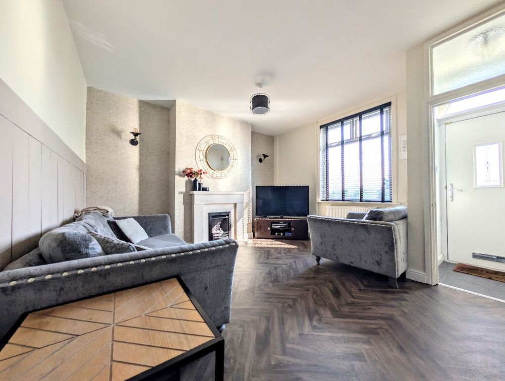 Property photo 2 of 21