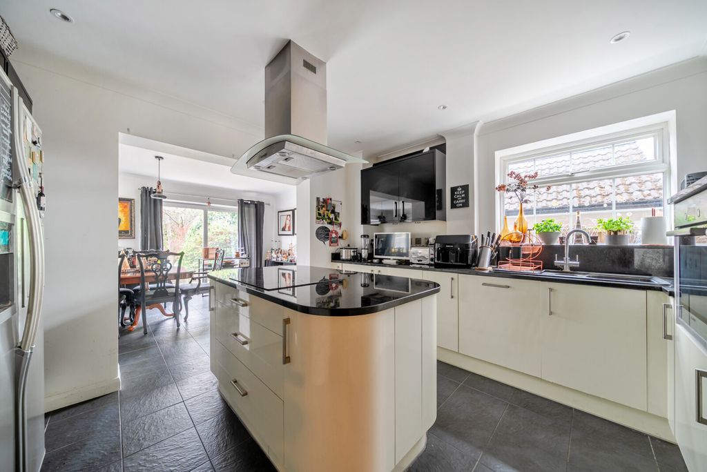 Property photo 3 of 32 1438238-25-69ce51...