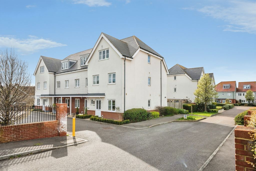 Property photo 1 of 26