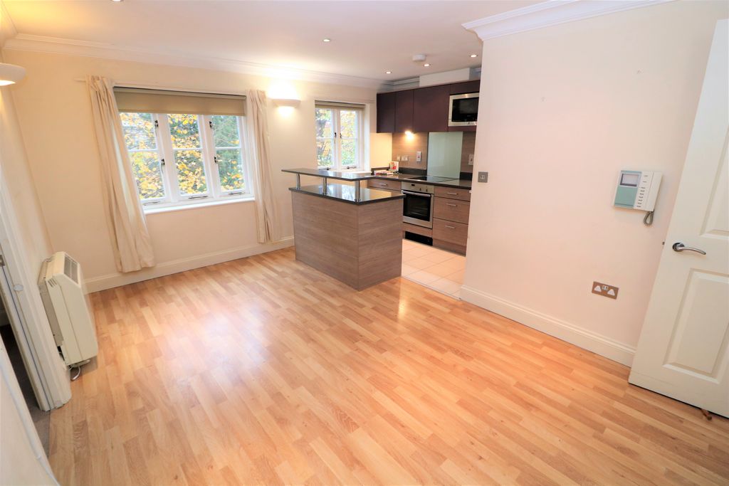 Property photo 2 of 9