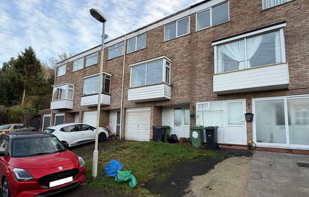 Property photo 2 of 2 7 Woodleigh Close