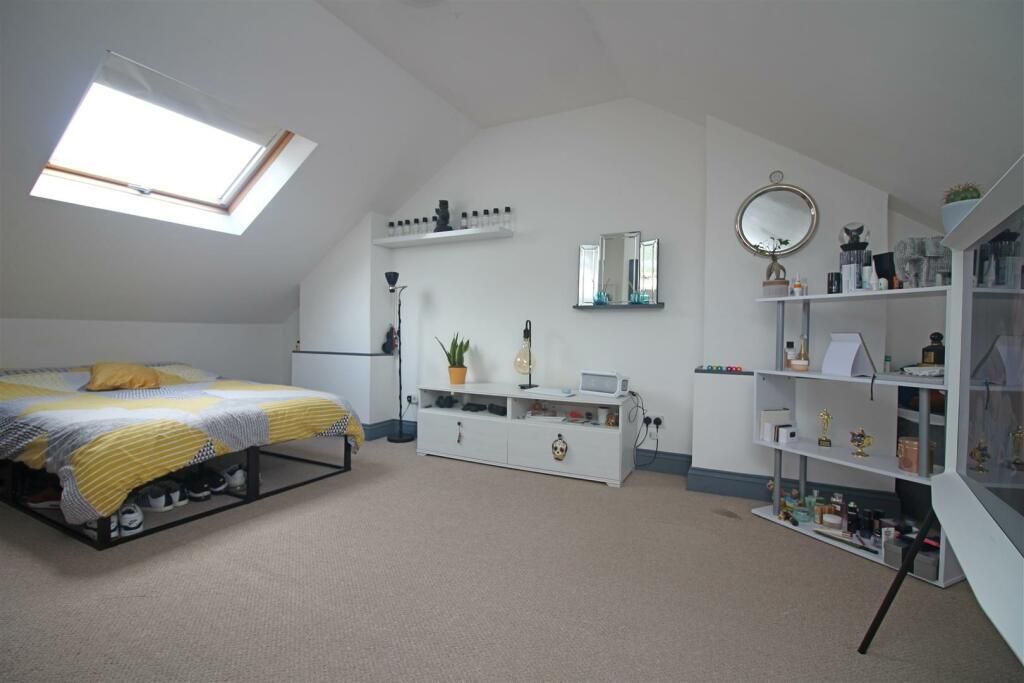 Property photo 3 of 7 Bedroom