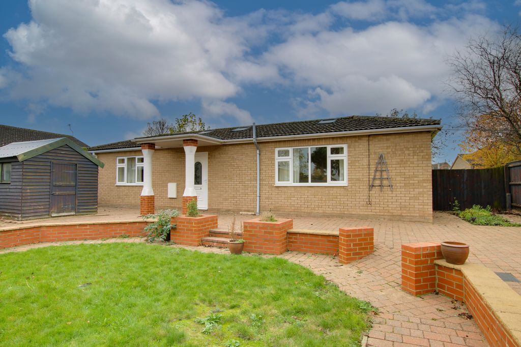 Property photo 2 of 25