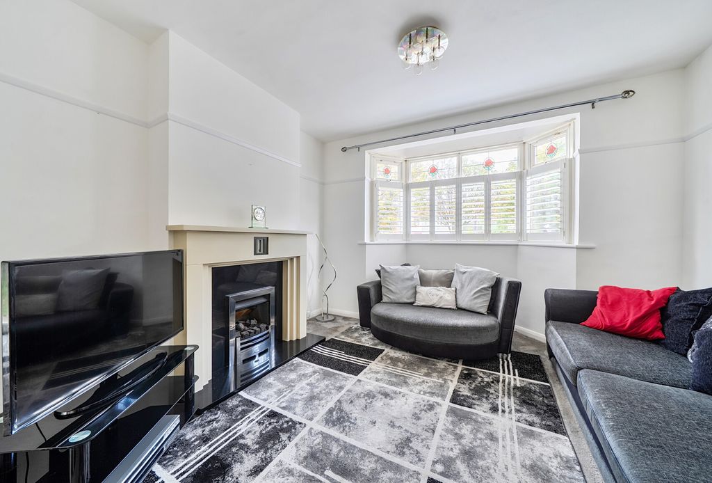 Property photo 2 of 17 1513318-17-6Aa15F...