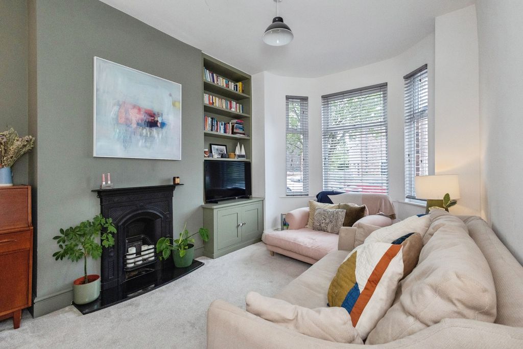 Property photo 2 of 32 Pbox-Img.Jpg