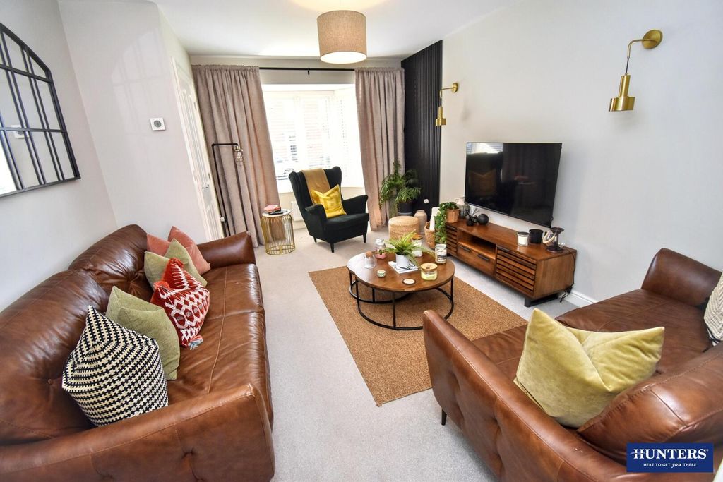 Property photo 2 of 22 Living Room