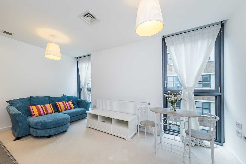 Property photo 3 of 9