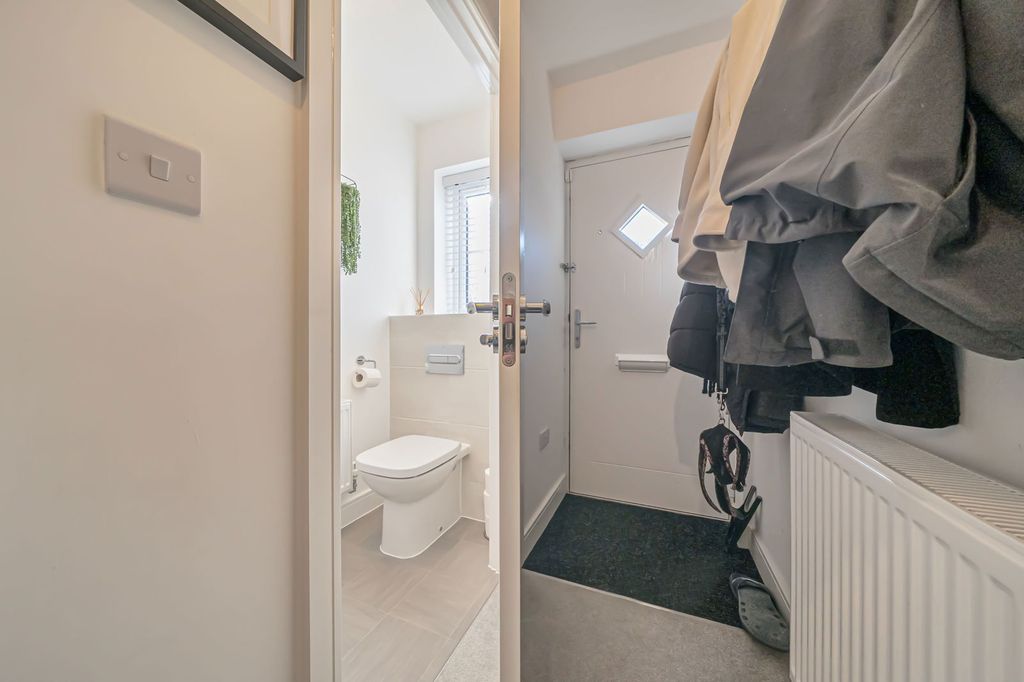 Property photo 2 of 23