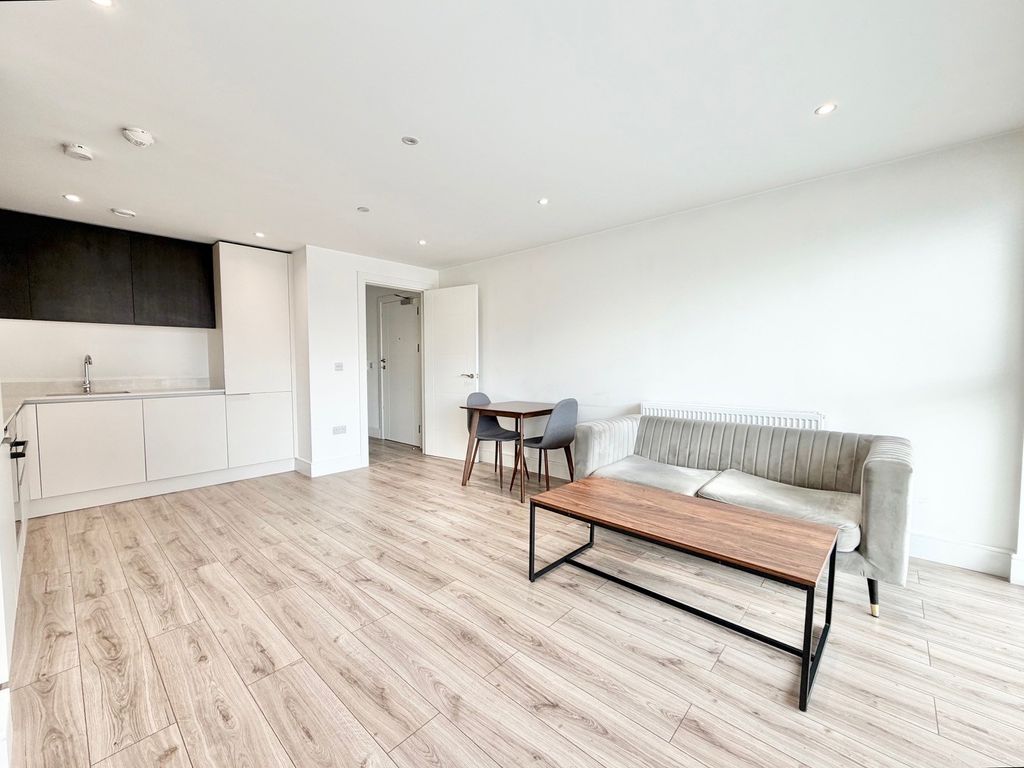 Property photo 2 of 9