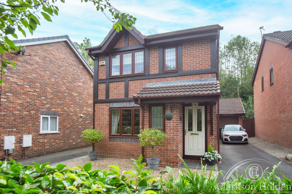 Property photo 1 of 20 64 Ashdown Drive-20