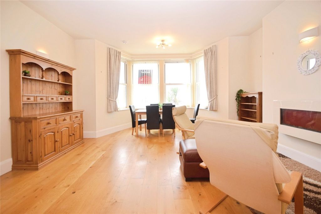 Additional image 5 of 3 bed flat for saleMarine Parade, Tywyn, Gwynedd LL36