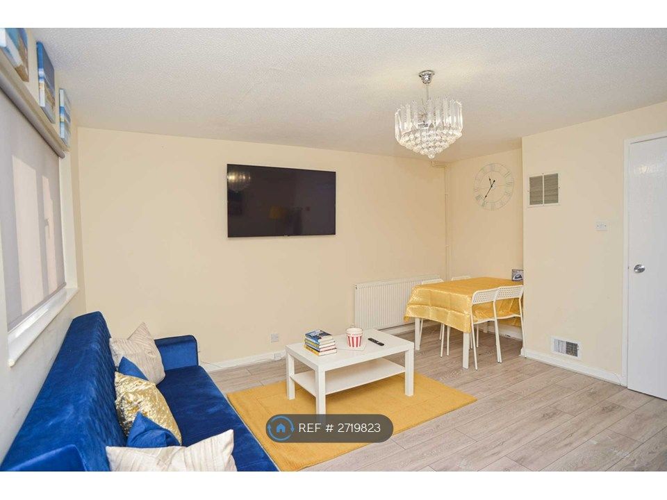 Property photo 2 of 24