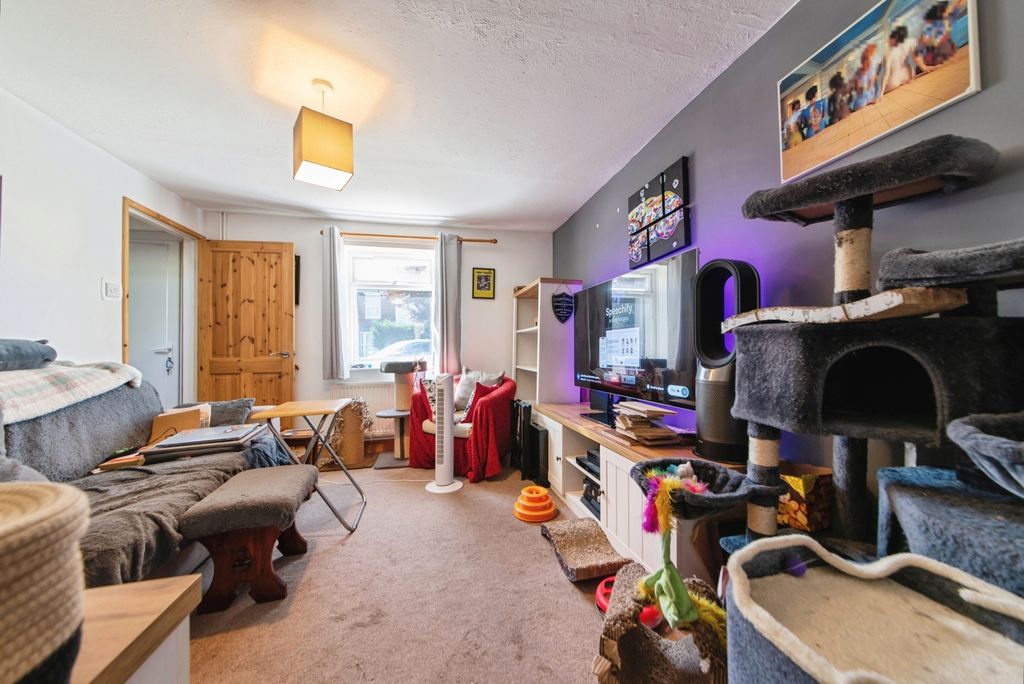 Property photo 2 of 16 Pbox-Img.Jpg