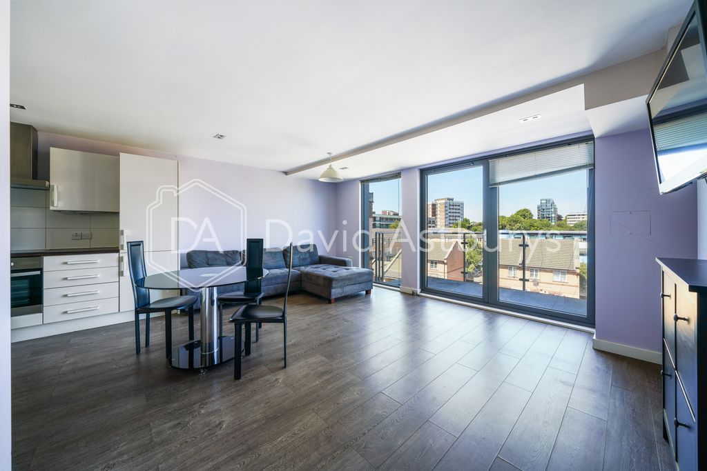 Property photo 1 of 12