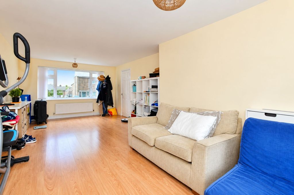 Property photo 2 of 8